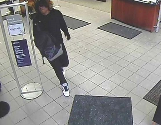 Illustration for article titled Man Robs Bank in Wig and He Didn’t Sell the Look, Y’all, Not at All